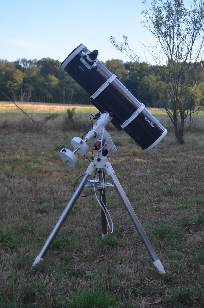 Skywatcher 200/1000 Eq5 motorisé Skywatcher 200/1000 Eq5 motorisé