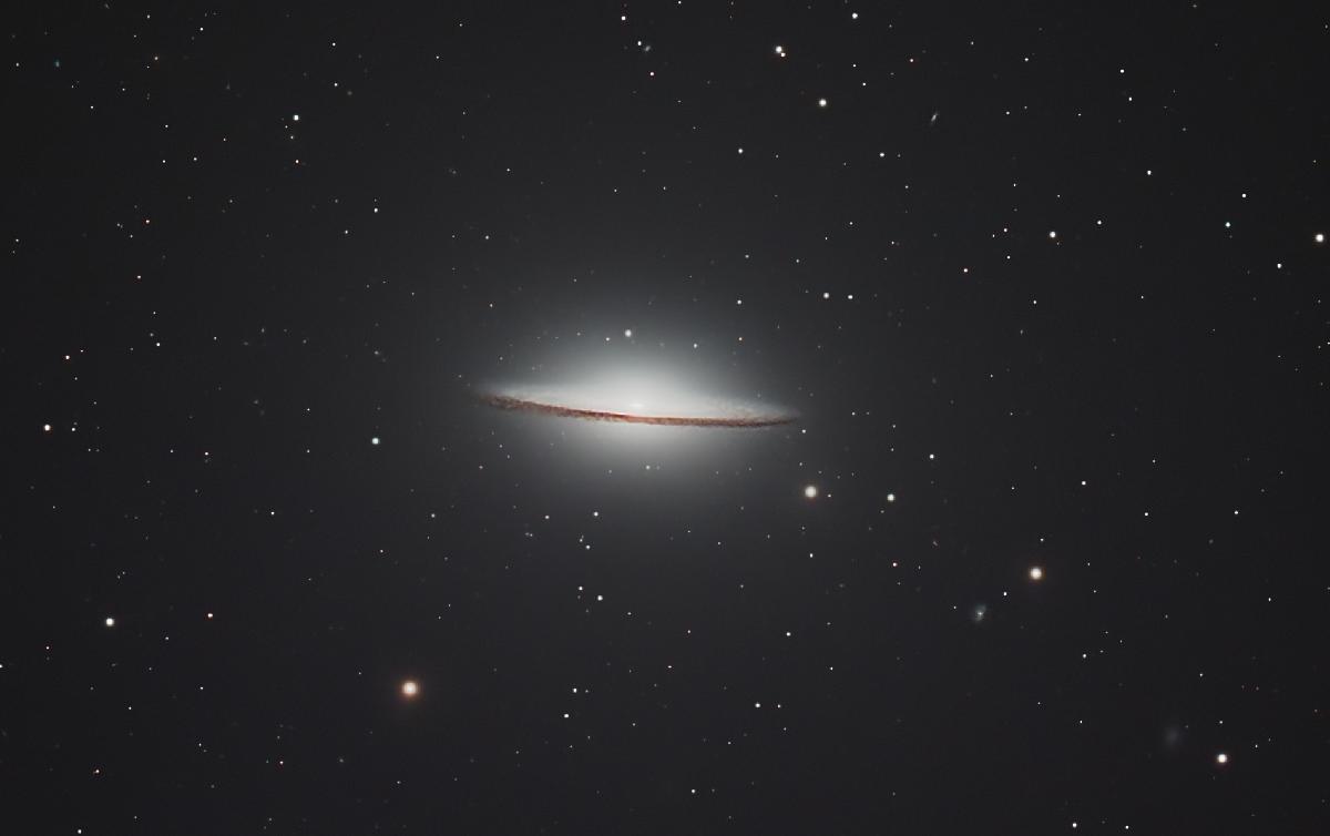 M104_sombrero M104_sombrero