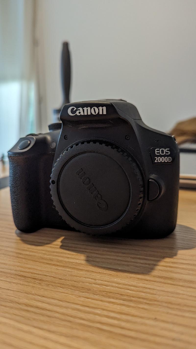 Canon EOS 2000D Canon EOS 2000D