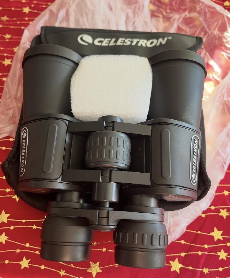Jumelles Zoom Celestron UpClose 10-30x50