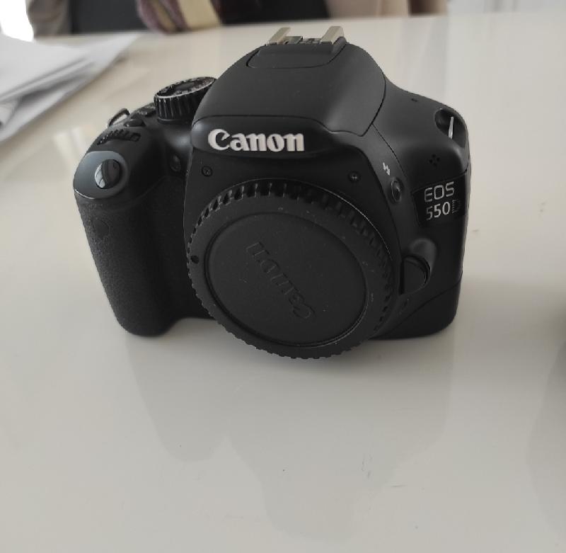 Canon 550D defiltré tres bon etat