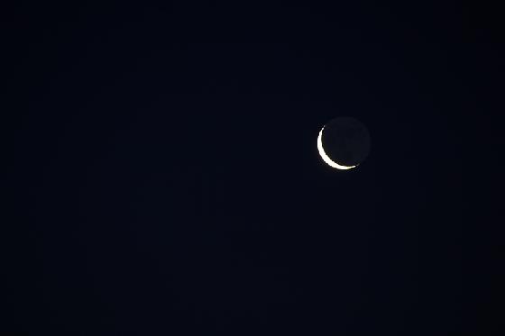 lune seule du 03dec 2010 lune seule du 03dec 2010