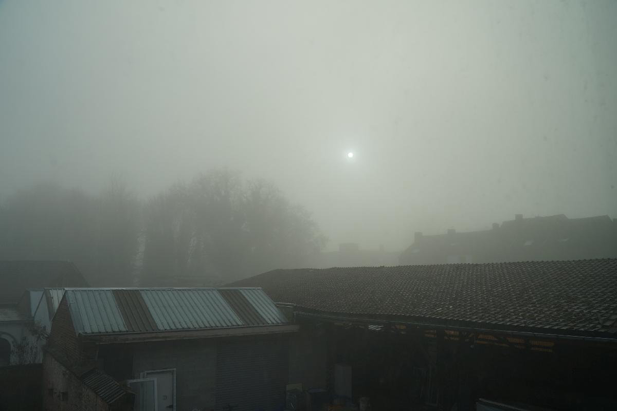 Soleil dans la brume Soleil dans la brume