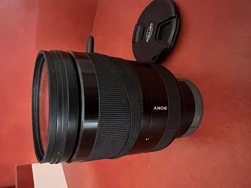 Objectif Sony Zoom 24-240mm f/3.5-6.3 monture FE Objectif Sony Zoom 24-240mm f/3.5-6.3 monture FE
