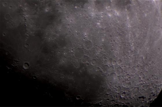Quart Sud-est de la Lune le 23 04 2010 Quart Sud-est de la Lune le 23 04 2010
