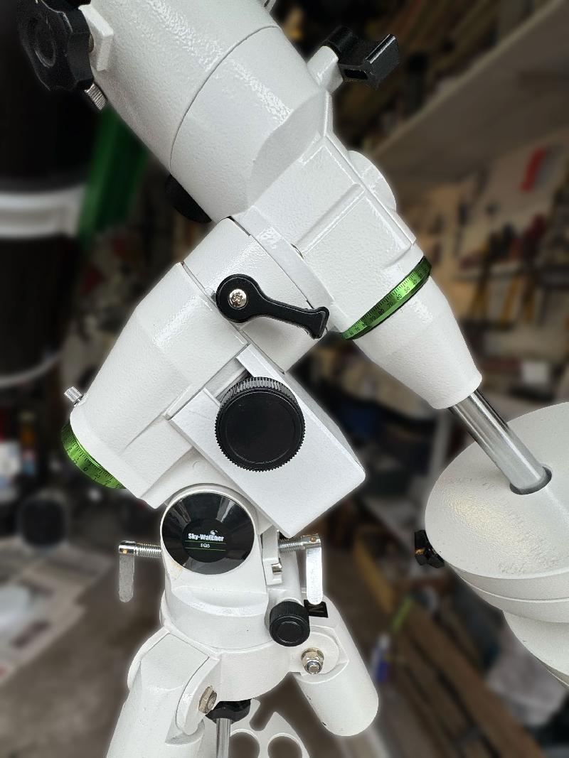 Pack Télescope Sky-Watcher Newton 200/1000 + EQ5 + Sac Geoptik + Accessoires complets