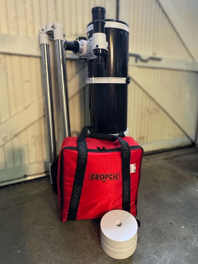 Pack Télescope Sky-Watcher Newton 200/1000 + EQ5 + Sac Geoptik + Accessoires complets