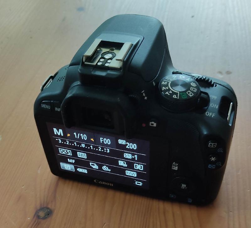 Canon EOS 100D défiltré partiel (total sur demande), 7000 déclenchements Canon EOS 100D défiltré partiel (total sur demande), 7000 déclenchements