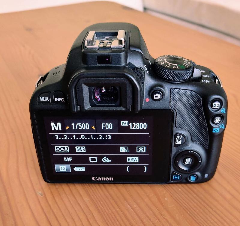 Canon EOS 100D défiltré partiel état neuf, 1500 déclenchements Canon EOS 100D défiltré partiel état neuf, 1500 déclenchements