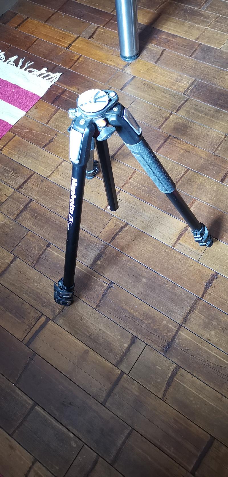 Trépied manfrotto 055 Alu Trépied manfrotto 055 Alu
