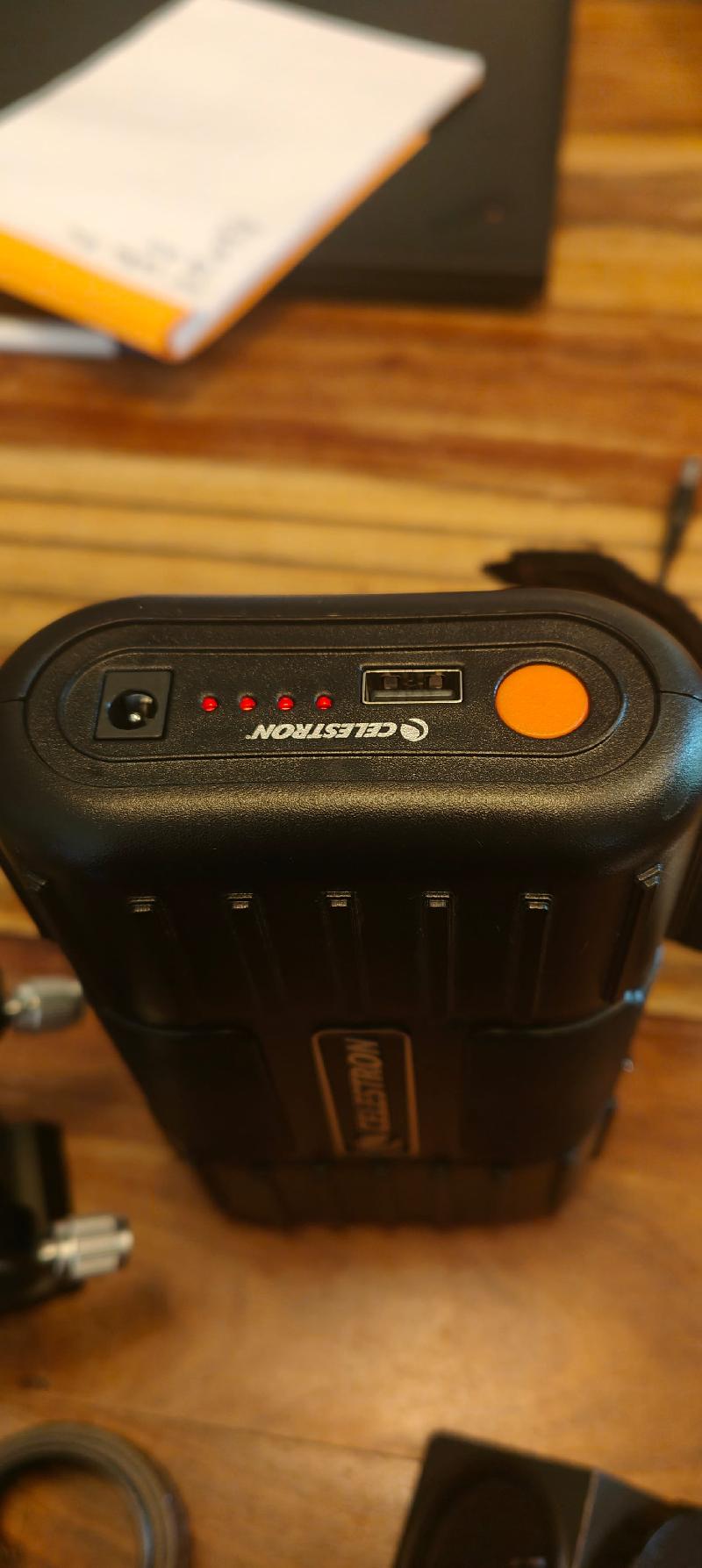 Divers accessoires : t2 Prisme Baader, bagues divers, batterie Celestron...