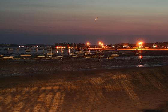 Jeune Lune au dessus du Bassin d'Arcachon... Jeune Lune au dessus du Bassin d'Arcachon...