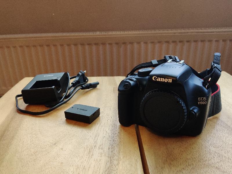 Canon 1100D défiltré neuf !!! (170 déclenchement) Canon 1100D défiltré neuf !!! (170 déclenchement)