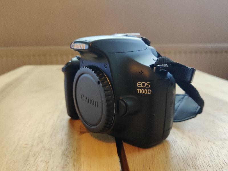 Canon 1100D défiltré neuf !!! (170 déclenchement) Canon 1100D défiltré neuf !!! (170 déclenchement)