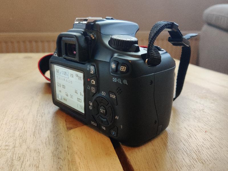 Canon 1100D défiltré neuf !!! (170 déclenchement) Canon 1100D défiltré neuf !!! (170 déclenchement)
