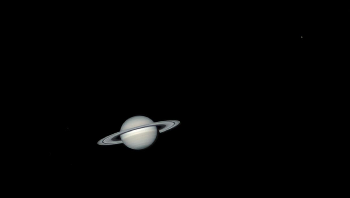 Saturne et 4 satellites Saturne et 4 satellites
