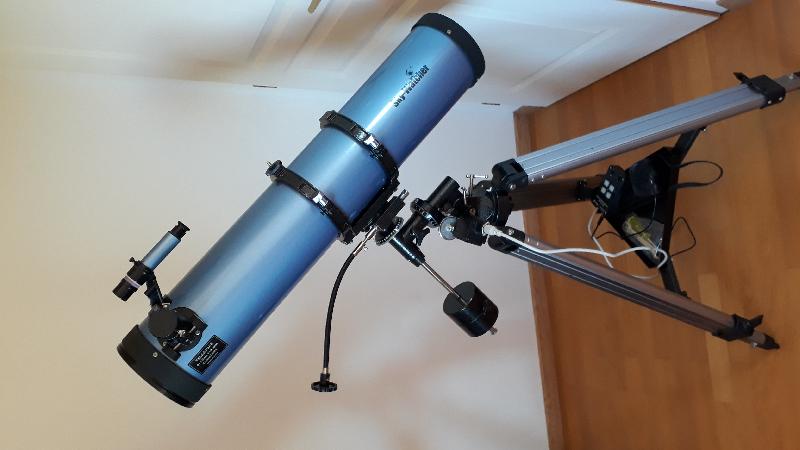 Télescope SKYWATCHER 130/900 motorisé en AD Télescope SKYWATCHER 130/900 motorisé en AD