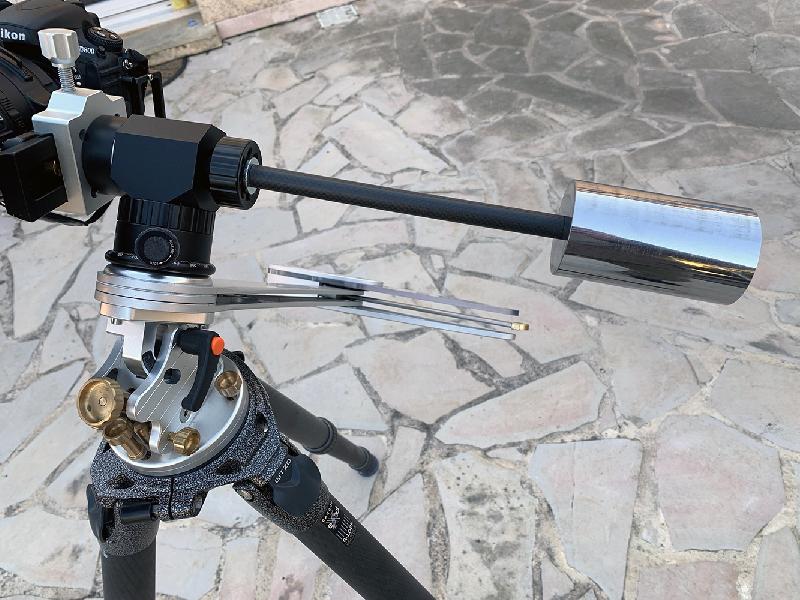 AstroTrac TT320 avec wedge, tête AR/DEC, contrepoids, et sac. AstroTrac TT320 avec wedge, tête AR/DEC, contrepoids, et sac.