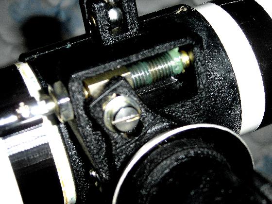 axe de déclinaison à vis sans fin et ecrou