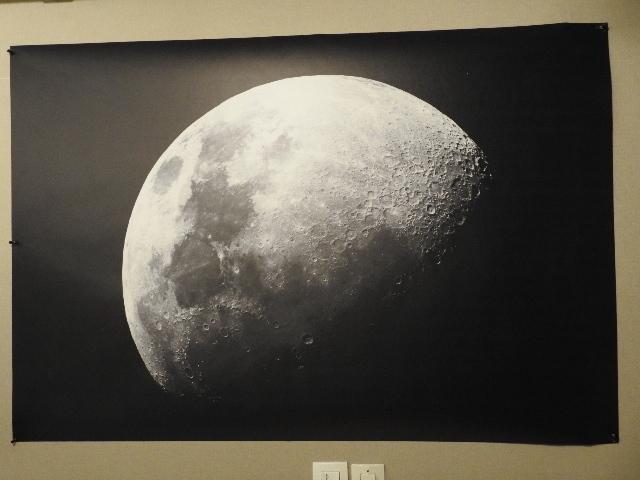 poste geant de la LUNE sur papier intissé poste geant de la LUNE sur papier intissé
