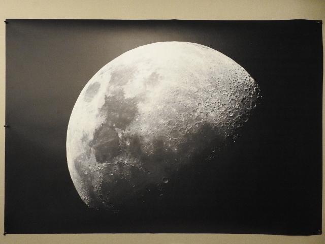 poste geant de la LUNE sur papier intissé