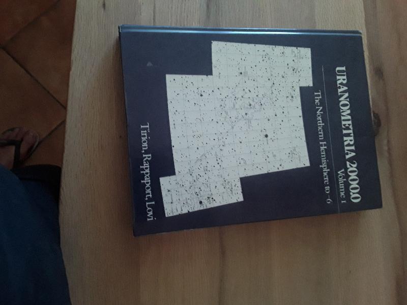 Atlas URANOMETRIA 2000.0 Volume 1 Atlas URANOMETRIA 2000.0 Volume 1