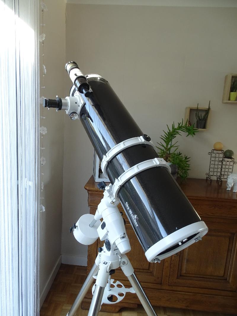 Téléscope Skywatcher N 200/1000 et monture