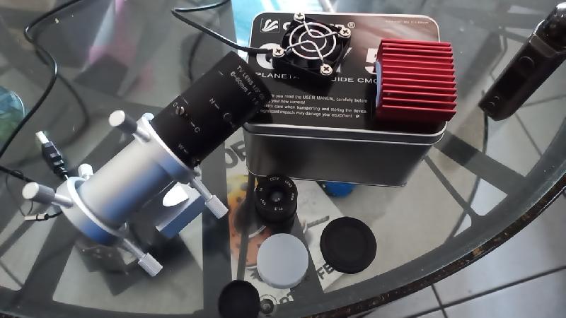 Qhy 5LII c, caméra planétaire autoguidage. Qhy 5LII c, caméra planétaire autoguidage.