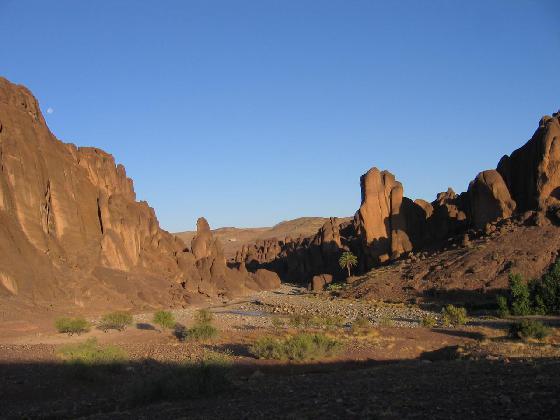 Lever de Soleil dans les Gorges de Tislit (Maroc)
