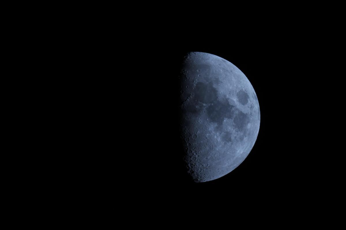 la lune avec mon PERL 115/900 sans moteur la lune avec mon PERL 115/900 sans moteur