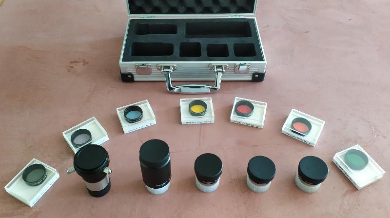 Omegon Valise avec oculaires et accessoires