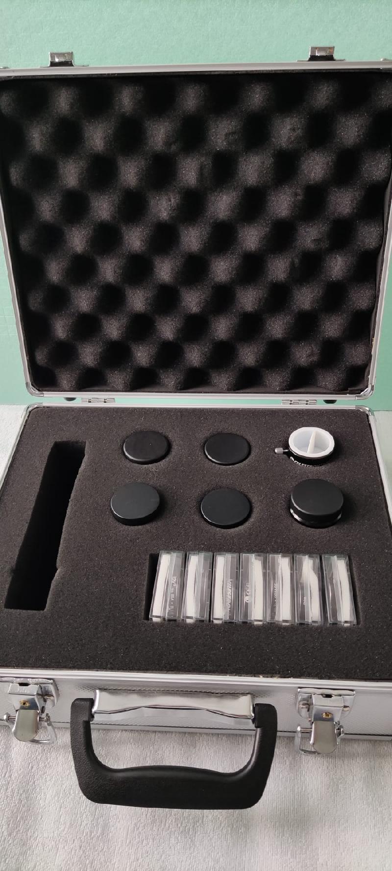 valise celestron: oculaires, filtres et barlow 2x 31.8mm valise celestron: oculaires, filtres et barlow 2x 31.8mm