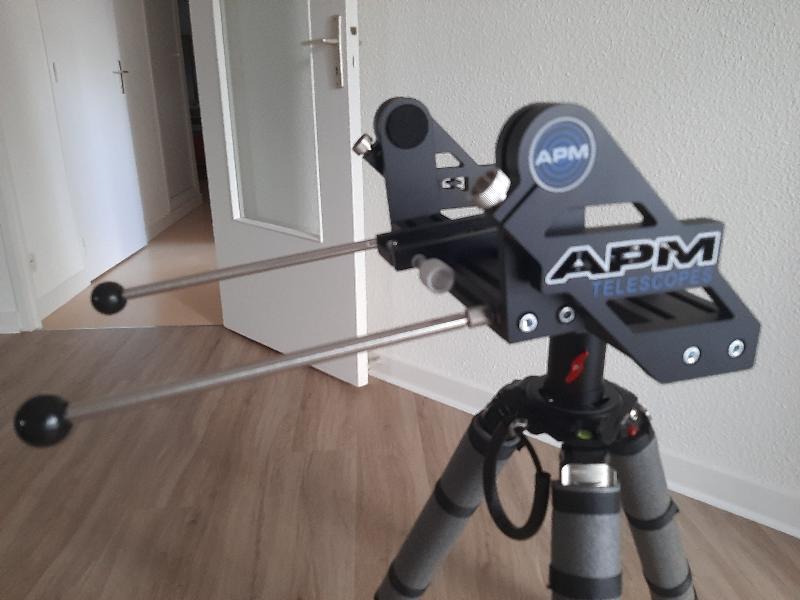 Monture Alt-az APM (APM Fork Mount for large Binoculars)