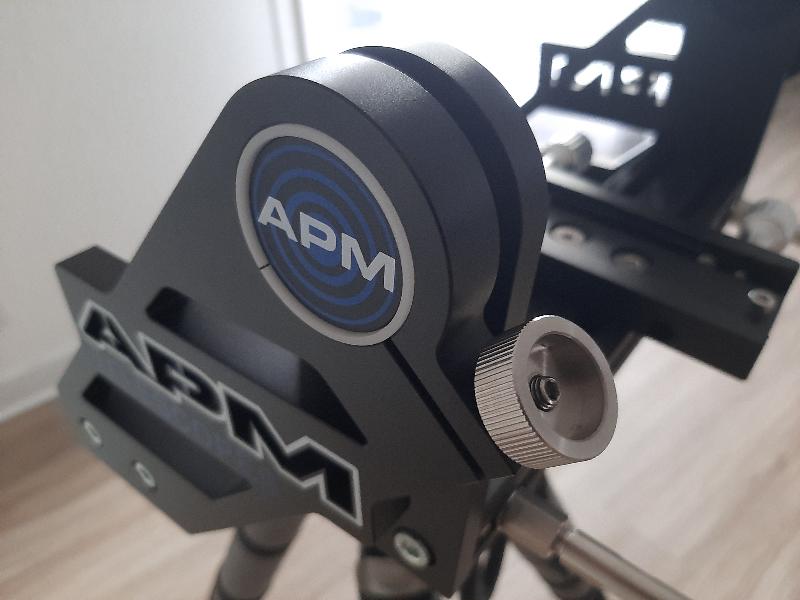 Monture Alt-az APM (APM Fork Mount for large Binoculars)
