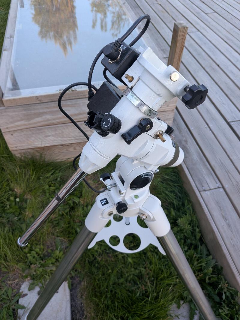 Monture Astro Sky-Watcher EQ3-2 Motorisée 2 axes - Trépied INOX + Mallette