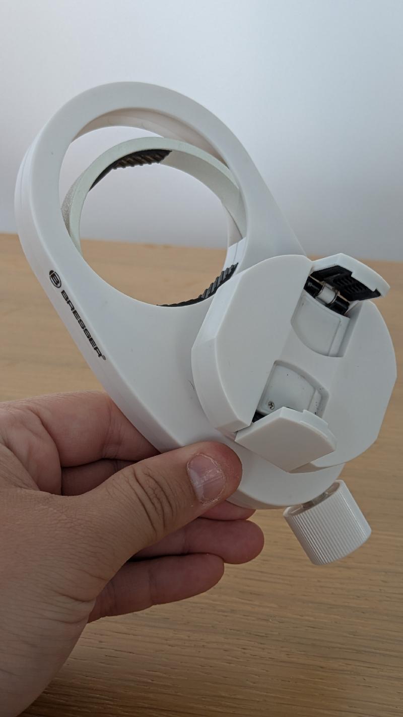 Adaptateur smartphone universel Bresser pour télescope, lunette et jumelles
