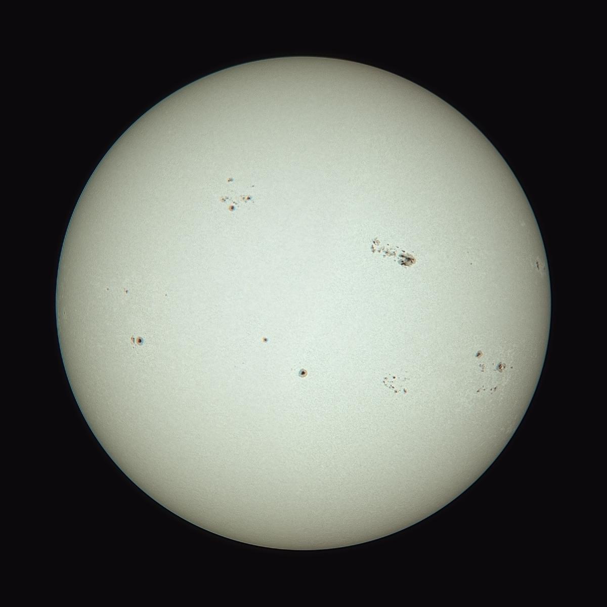 Soleil en lumière blanche