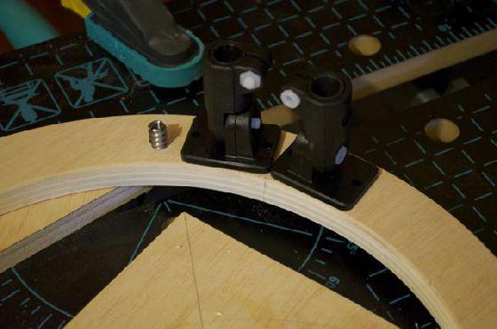 Cages pour tube carbone