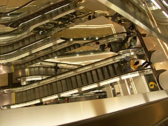 escalator.jpg escalator.jpg