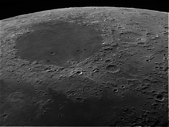 Lune 8 02 11_00027 139 stackées.jpg Lune 8 02 11_00027 139 stackées.jpg