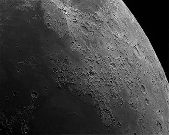 Lune 9 02 11_00003 130 stackéesréduite.jpg Lune 9 02 11_00003 130 stackéesréduite.jpg