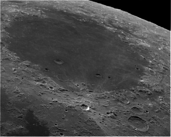 Lune 9 02 11_00012 stackée 74 réduite mais un peu floue.jpg Lune 9 02 11_00012 stackée 74 réduite mais un peu floue.jpg