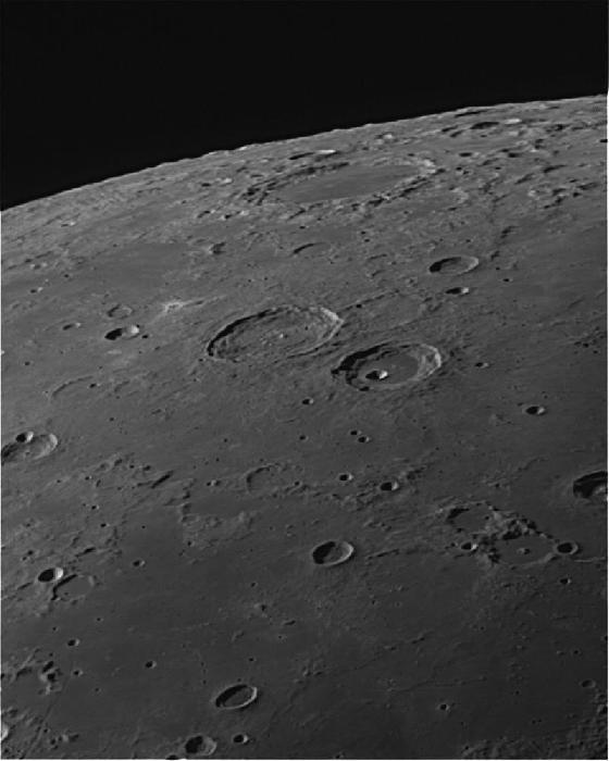 Lune 9 02 11_00021 111 stackées réduite.jpg Lune 9 02 11_00021 111 stackées réduite.jpg