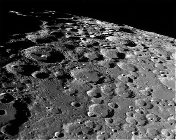 LUNE 12 02 11_00026 B2 vol rasant.jpg LUNE 12 02 11_00026 B2 vol rasant.jpg