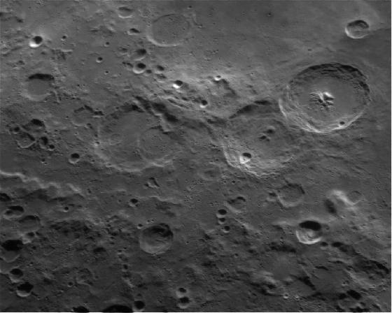 lune 10 04 11 260 B3 PL1M FR_00026 Bis.jpg lune 10 04 11 260 B3 PL1M FR_00026 Bis.jpg