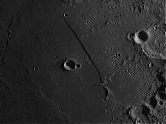 Lune 1105112 mur droit.jpg Lune 1105112 mur droit.jpg