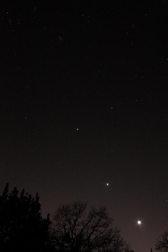 Courbe entre La lune et les Pléiades 2 Courbe entre La lune et les Pléiades 2