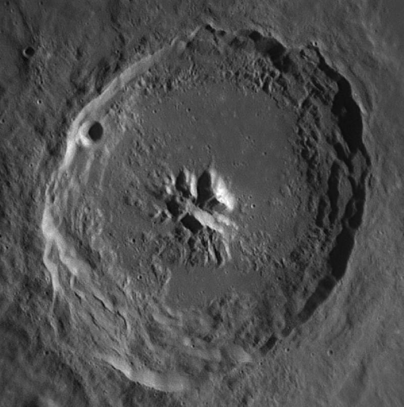 Cratère Théophile SOFT CROP 030417 625 mm B3 IR610 Luc CATHALA Cratère Théophile SOFT CROP 030417 625 mm B3 IR610 Luc CATHALA