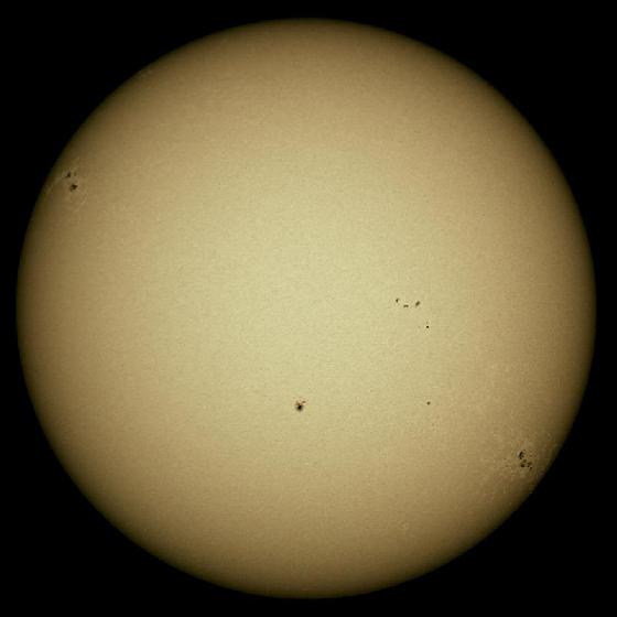 Soleil du 12/06/2015 au micro Strock T200 Soleil du 12/06/2015 au micro Strock T200