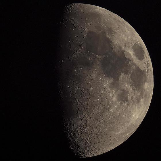 Lune du 25-06-2015, Soleil à 8° au dessus de l'horizon! Lune du 25-06-2015, Soleil à 8° au dessus de l'horizon!